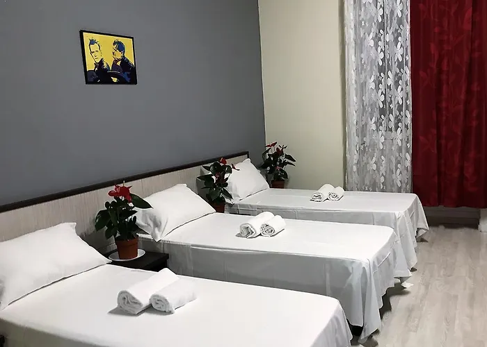 Paris Hotel 2*