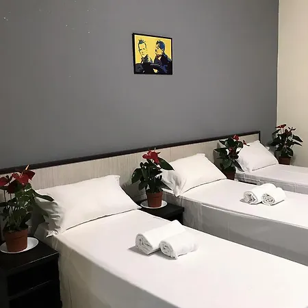 Paris 2* Milan